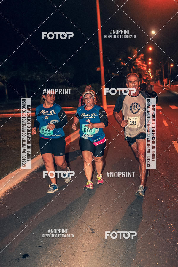 Buy your photos of the eventNight Run 5K 10K Praia Grande on Fotop
