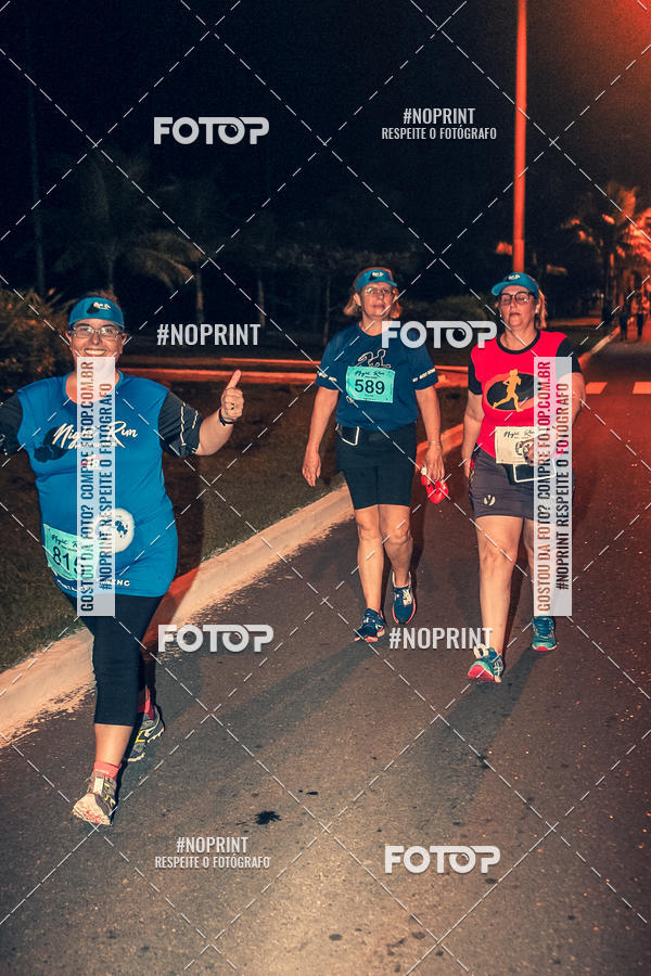 Buy your photos of the eventNight Run 5K 10K Praia Grande on Fotop