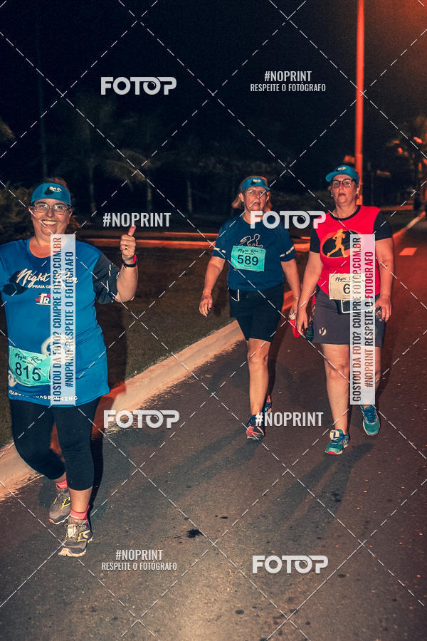 Buy your photos of the eventNight Run 5K 10K Praia Grande on Fotop
