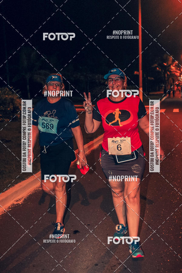 Buy your photos of the eventNight Run 5K 10K Praia Grande on Fotop