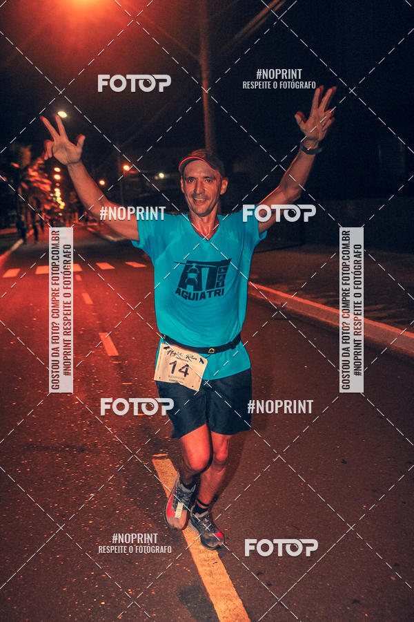 Buy your photos of the eventNight Run 5K 10K Praia Grande on Fotop