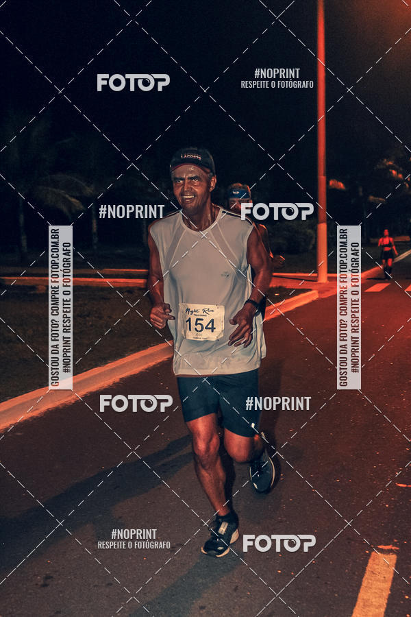 Buy your photos of the eventNight Run 5K 10K Praia Grande on Fotop
