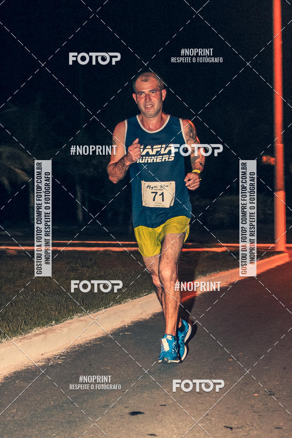 Buy your photos of the eventNight Run 5K 10K Praia Grande on Fotop