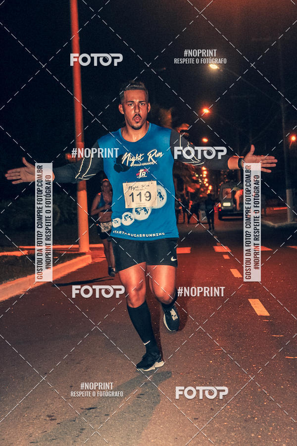 Buy your photos of the eventNight Run 5K 10K Praia Grande on Fotop