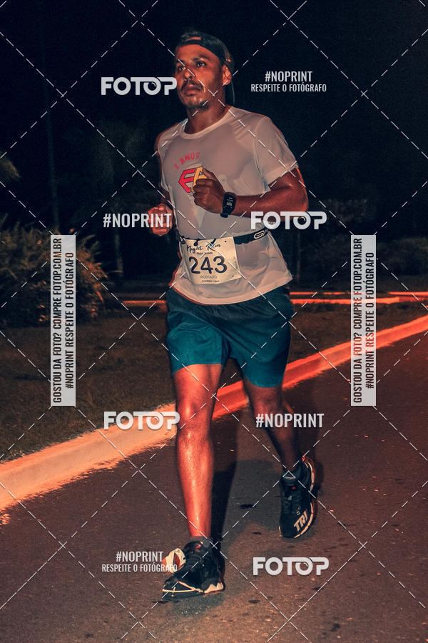 Buy your photos of the eventNight Run 5K 10K Praia Grande on Fotop