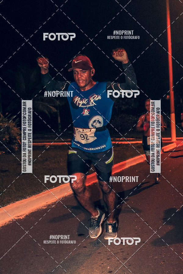 Buy your photos of the eventNight Run 5K 10K Praia Grande on Fotop