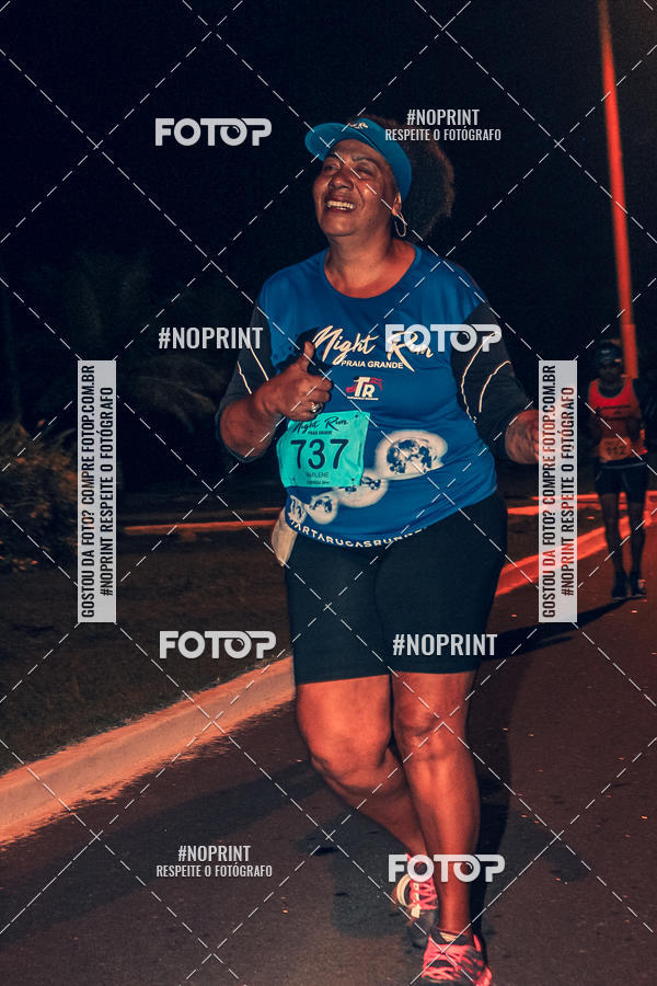 Buy your photos of the eventNight Run 5K 10K Praia Grande on Fotop