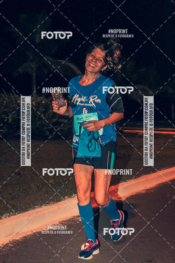 Buy your photos of the eventNight Run 5K 10K Praia Grande on Fotop