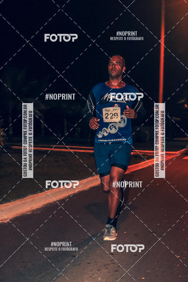Buy your photos of the eventNight Run 5K 10K Praia Grande on Fotop