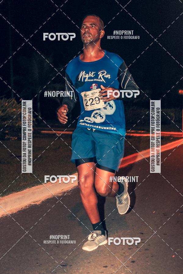 Buy your photos of the eventNight Run 5K 10K Praia Grande on Fotop