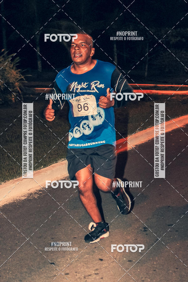 Buy your photos of the eventNight Run 5K 10K Praia Grande on Fotop