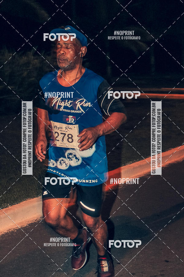 Buy your photos of the eventNight Run 5K 10K Praia Grande on Fotop