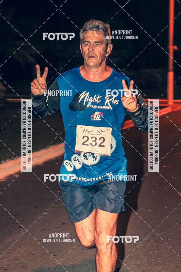 Buy your photos of the eventNight Run 5K 10K Praia Grande on Fotop