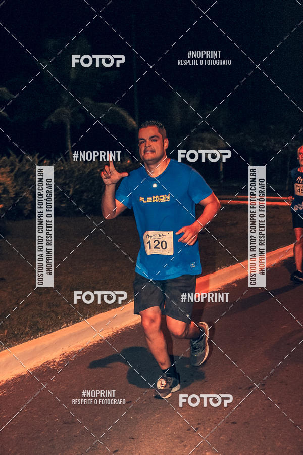 Buy your photos of the eventNight Run 5K 10K Praia Grande on Fotop
