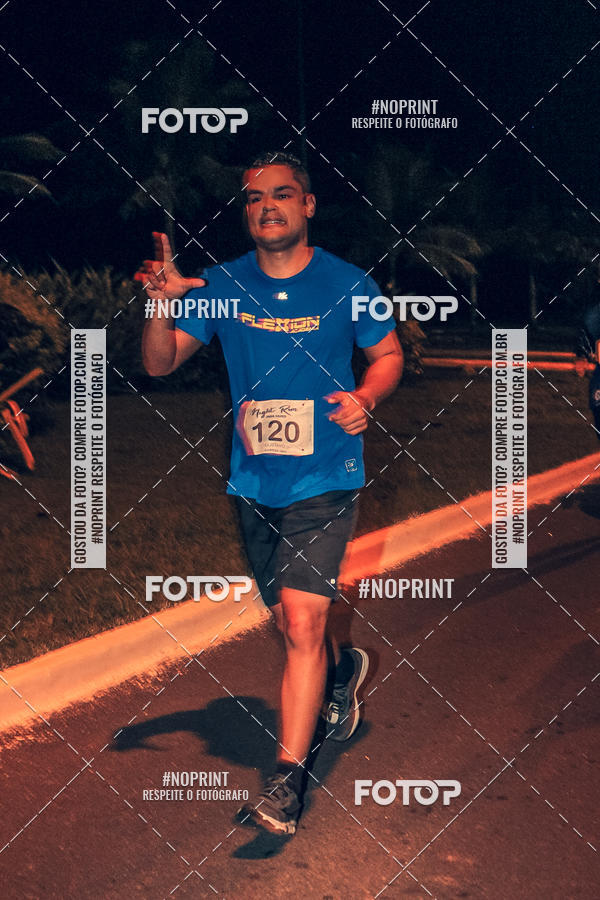 Buy your photos of the eventNight Run 5K 10K Praia Grande on Fotop