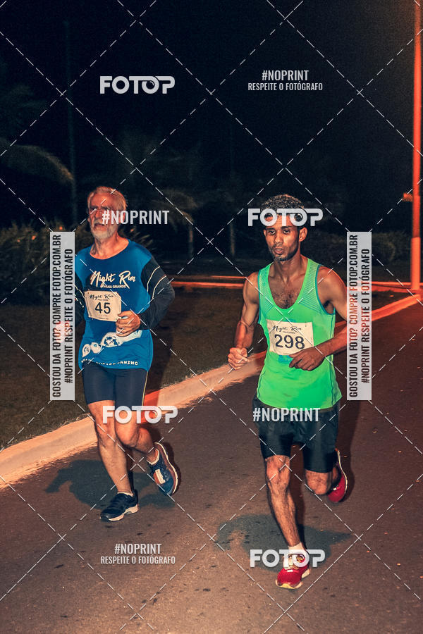 Buy your photos of the eventNight Run 5K 10K Praia Grande on Fotop
