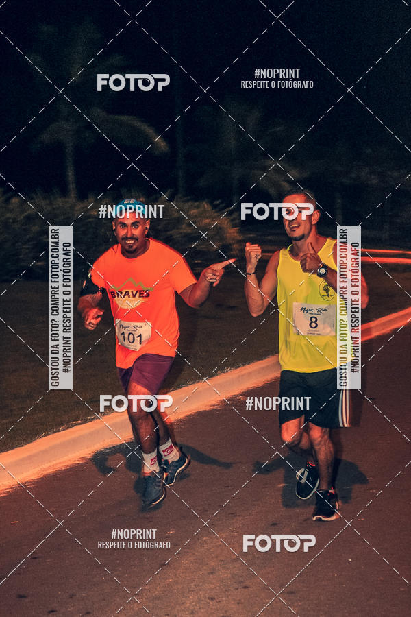 Buy your photos of the eventNight Run 5K 10K Praia Grande on Fotop