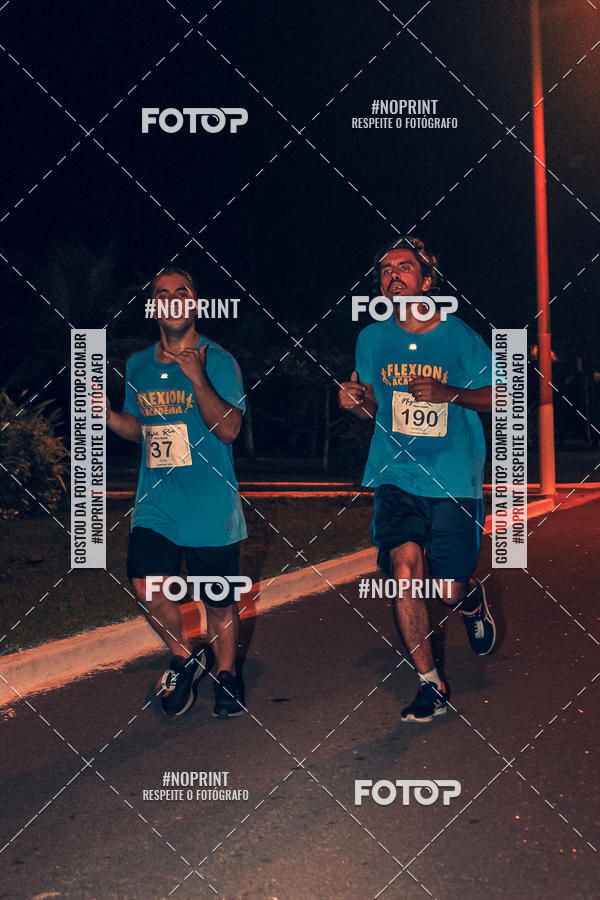 Buy your photos of the eventNight Run 5K 10K Praia Grande on Fotop