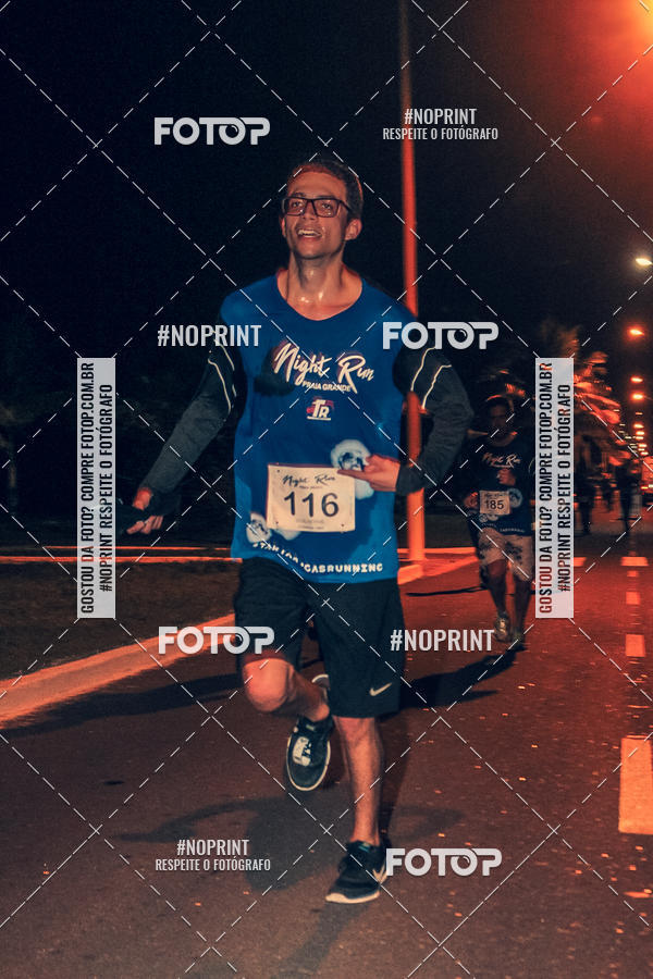 Buy your photos of the eventNight Run 5K 10K Praia Grande on Fotop