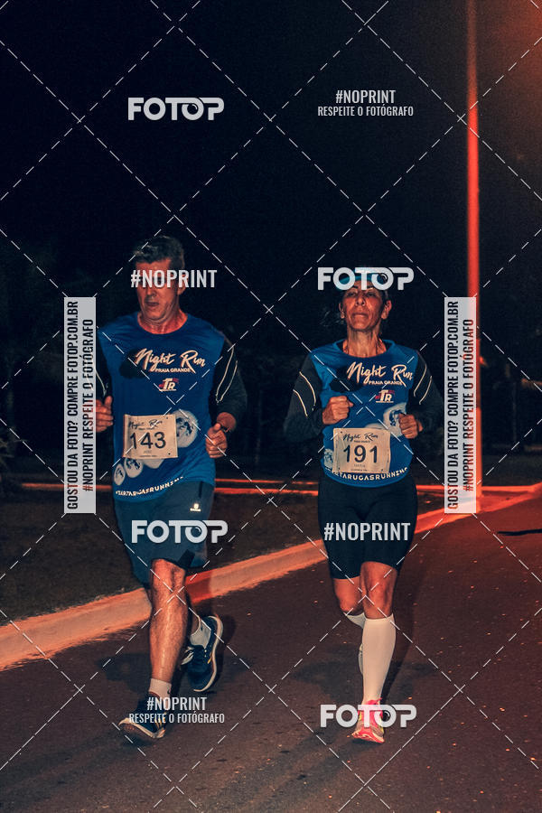 Buy your photos of the eventNight Run 5K 10K Praia Grande on Fotop