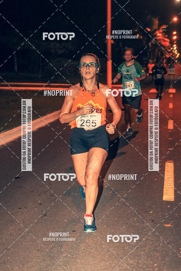 Buy your photos of the eventNight Run 5K 10K Praia Grande on Fotop