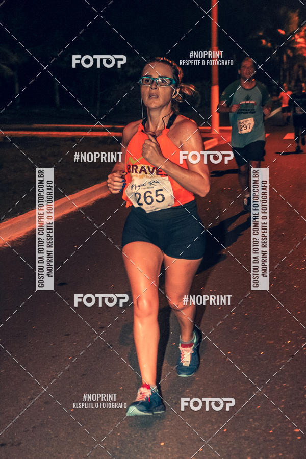 Buy your photos of the eventNight Run 5K 10K Praia Grande on Fotop