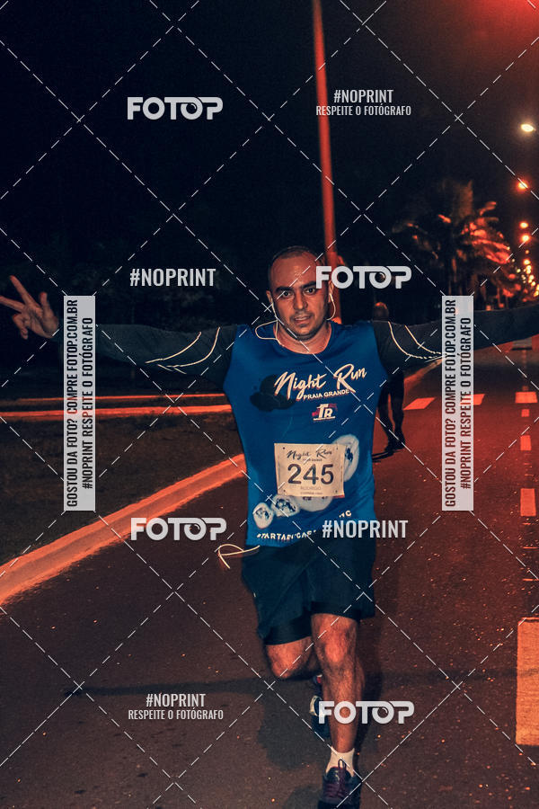 Buy your photos of the eventNight Run 5K 10K Praia Grande on Fotop
