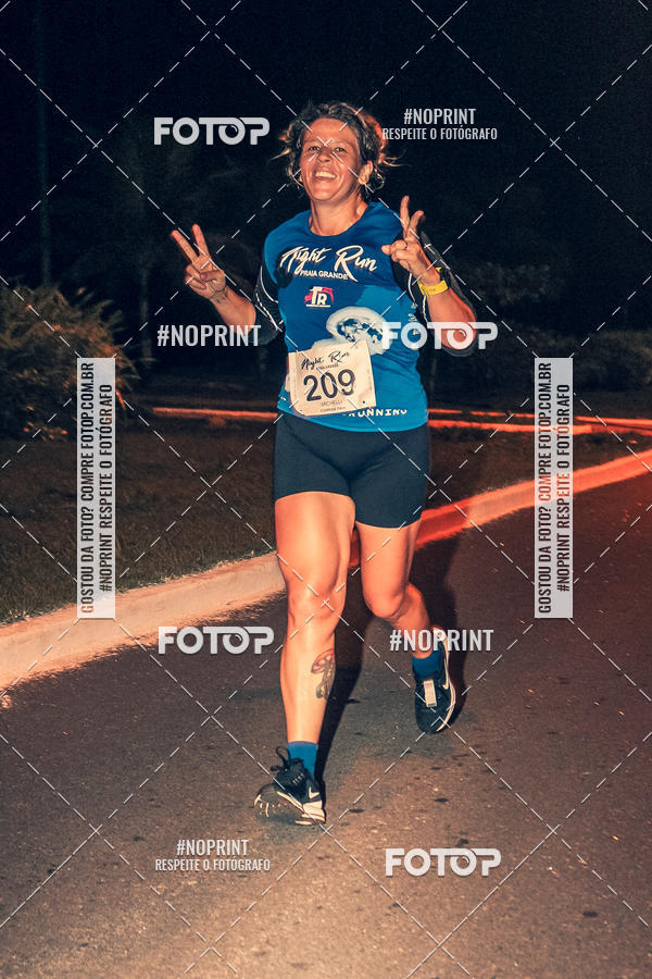 Buy your photos of the eventNight Run 5K 10K Praia Grande on Fotop