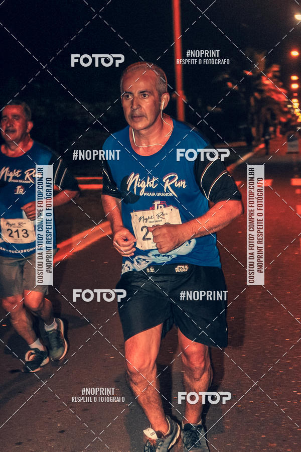 Buy your photos of the eventNight Run 5K 10K Praia Grande on Fotop