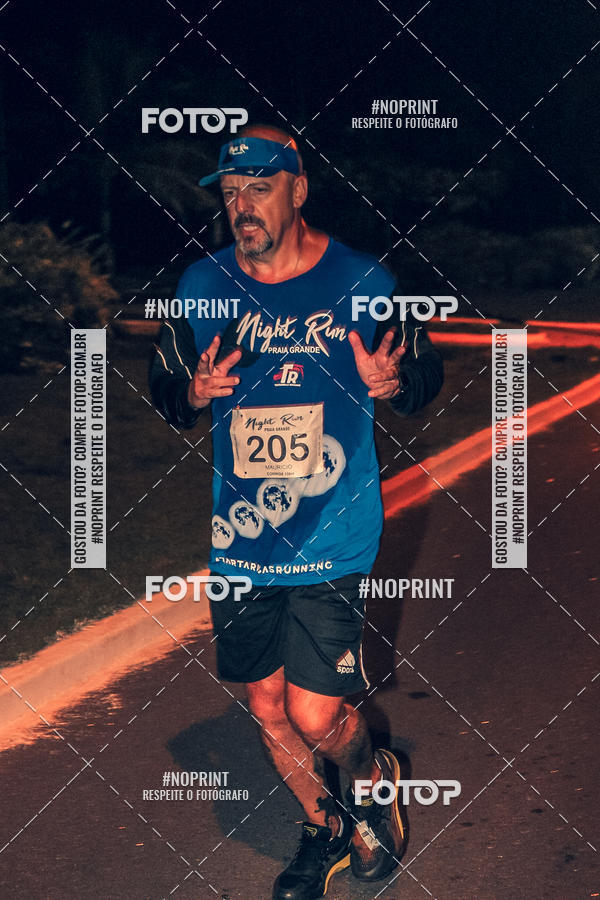 Buy your photos of the eventNight Run 5K 10K Praia Grande on Fotop