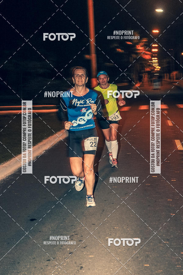Buy your photos of the eventNight Run 5K 10K Praia Grande on Fotop