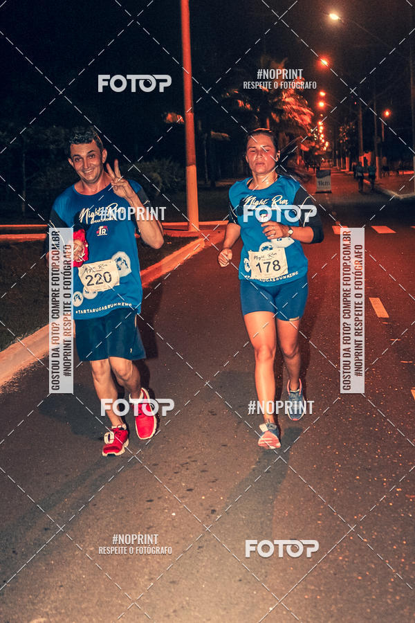 Buy your photos of the eventNight Run 5K 10K Praia Grande on Fotop