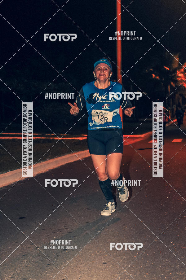 Buy your photos of the eventNight Run 5K 10K Praia Grande on Fotop