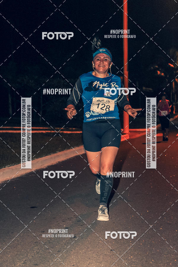 Buy your photos of the eventNight Run 5K 10K Praia Grande on Fotop