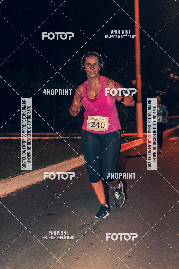 Buy your photos of the eventNight Run 5K 10K Praia Grande on Fotop