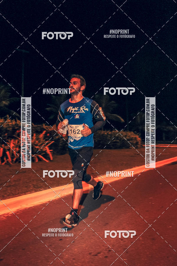Buy your photos of the eventNight Run 5K 10K Praia Grande on Fotop