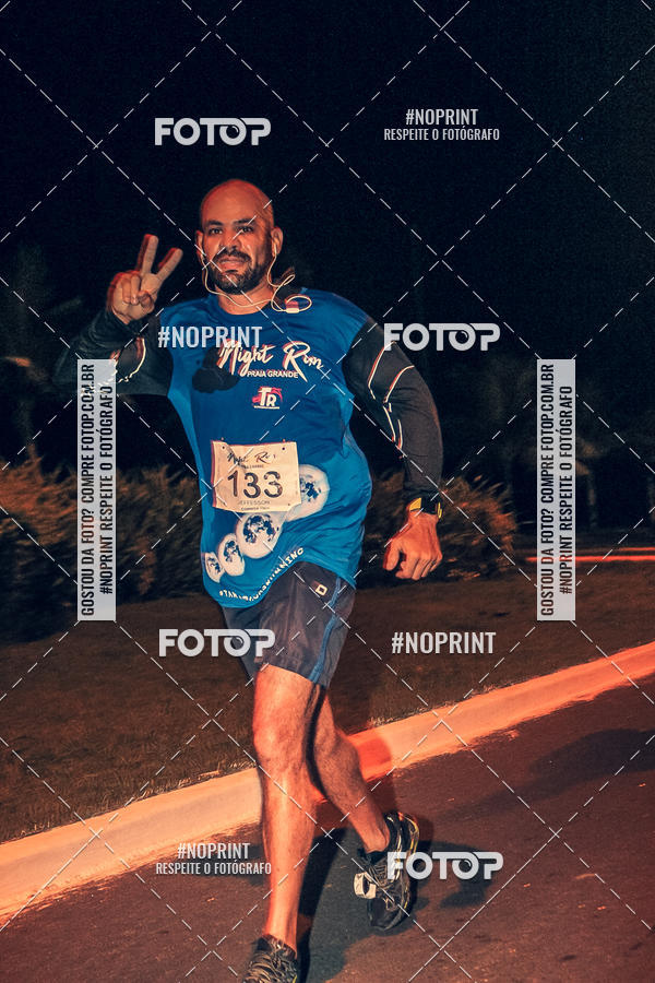Buy your photos of the eventNight Run 5K 10K Praia Grande on Fotop