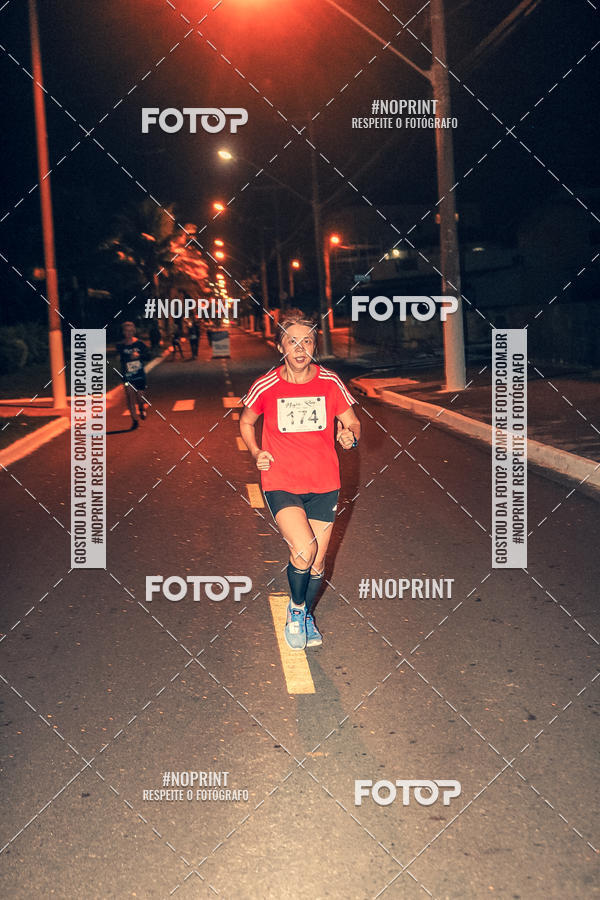 Buy your photos of the eventNight Run 5K 10K Praia Grande on Fotop