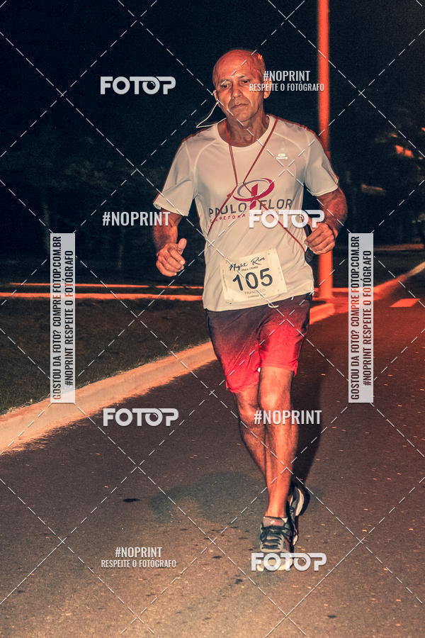 Buy your photos of the eventNight Run 5K 10K Praia Grande on Fotop