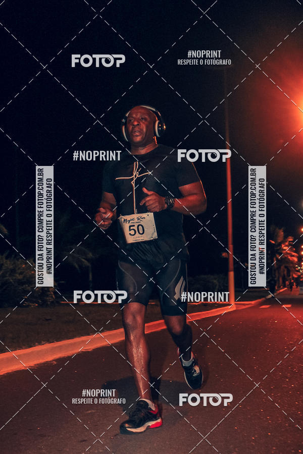 Buy your photos of the eventNight Run 5K 10K Praia Grande on Fotop