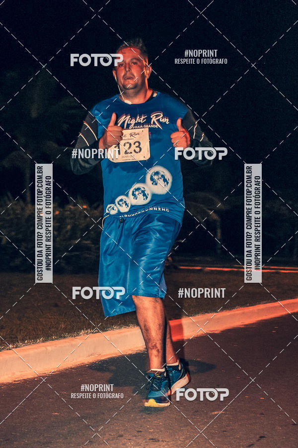 Buy your photos of the eventNight Run 5K 10K Praia Grande on Fotop