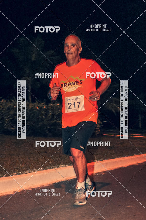 Buy your photos of the eventNight Run 5K 10K Praia Grande on Fotop