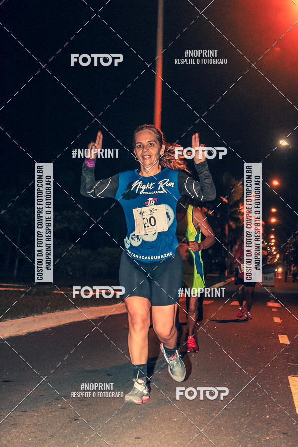 Buy your photos of the eventNight Run 5K 10K Praia Grande on Fotop