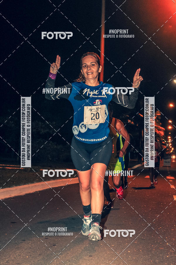 Buy your photos of the eventNight Run 5K 10K Praia Grande on Fotop