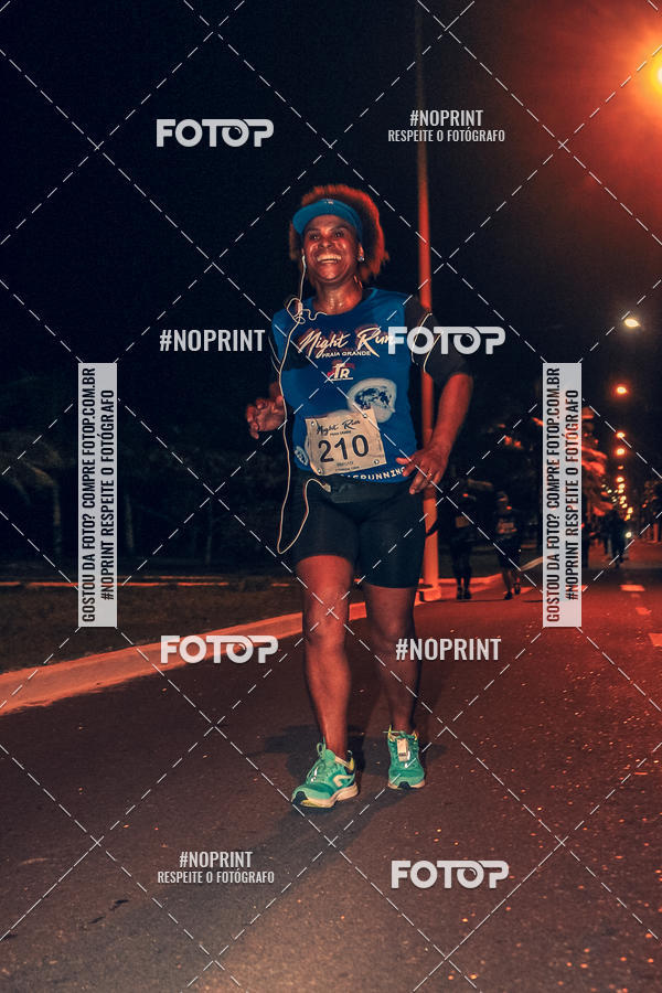 Buy your photos of the eventNight Run 5K 10K Praia Grande on Fotop