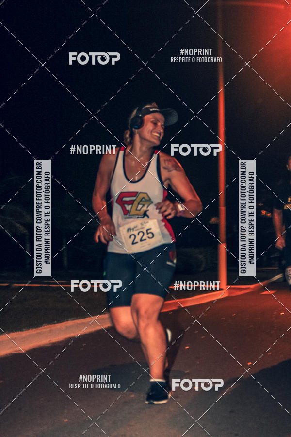Buy your photos of the eventNight Run 5K 10K Praia Grande on Fotop