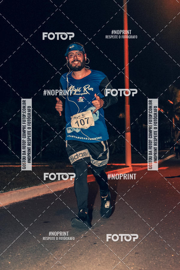 Buy your photos of the eventNight Run 5K 10K Praia Grande on Fotop