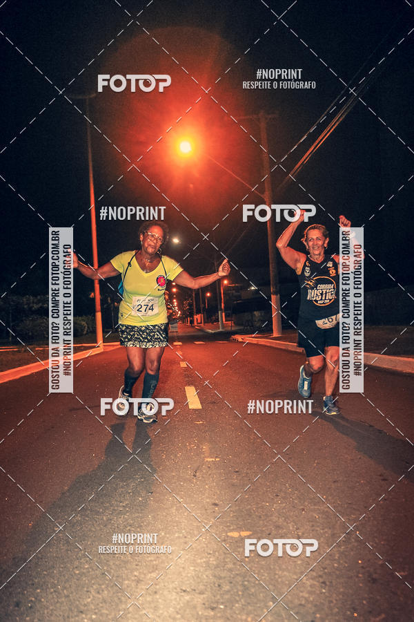 Buy your photos of the eventNight Run 5K 10K Praia Grande on Fotop