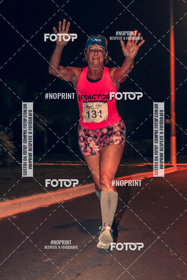 Buy your photos of the eventNight Run 5K 10K Praia Grande on Fotop
