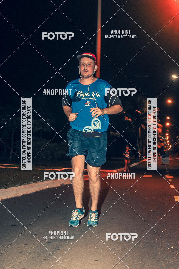 Buy your photos of the eventNight Run 5K 10K Praia Grande on Fotop